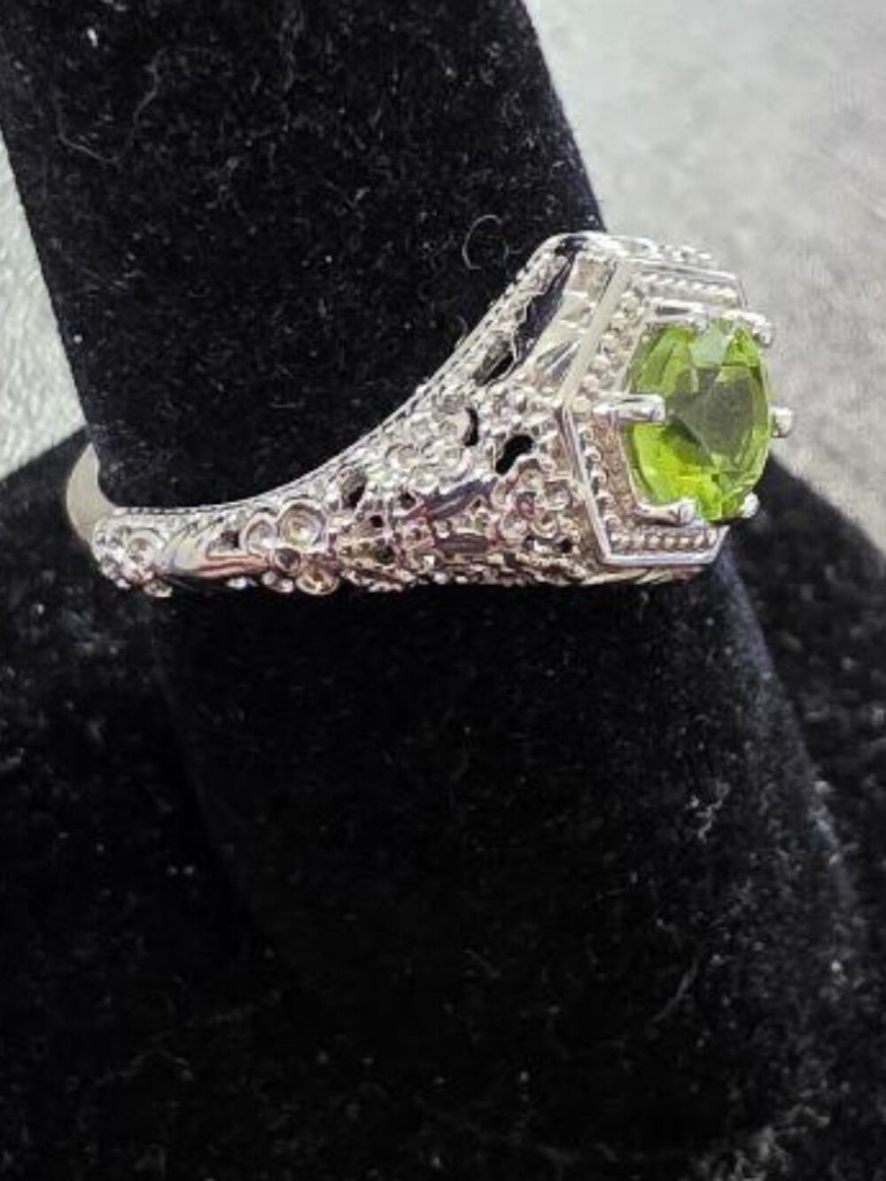 PERIDOT RING - SIZE 9 - Picture 2 of 4